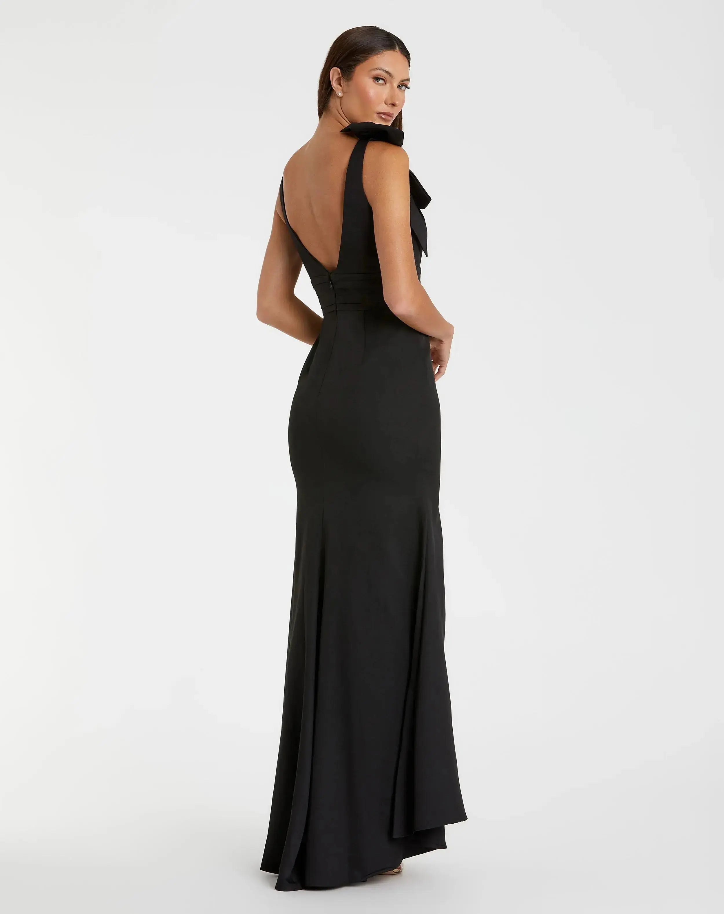 Petite Black Sleeveless V Neck Bow Detail Mermaid Gown