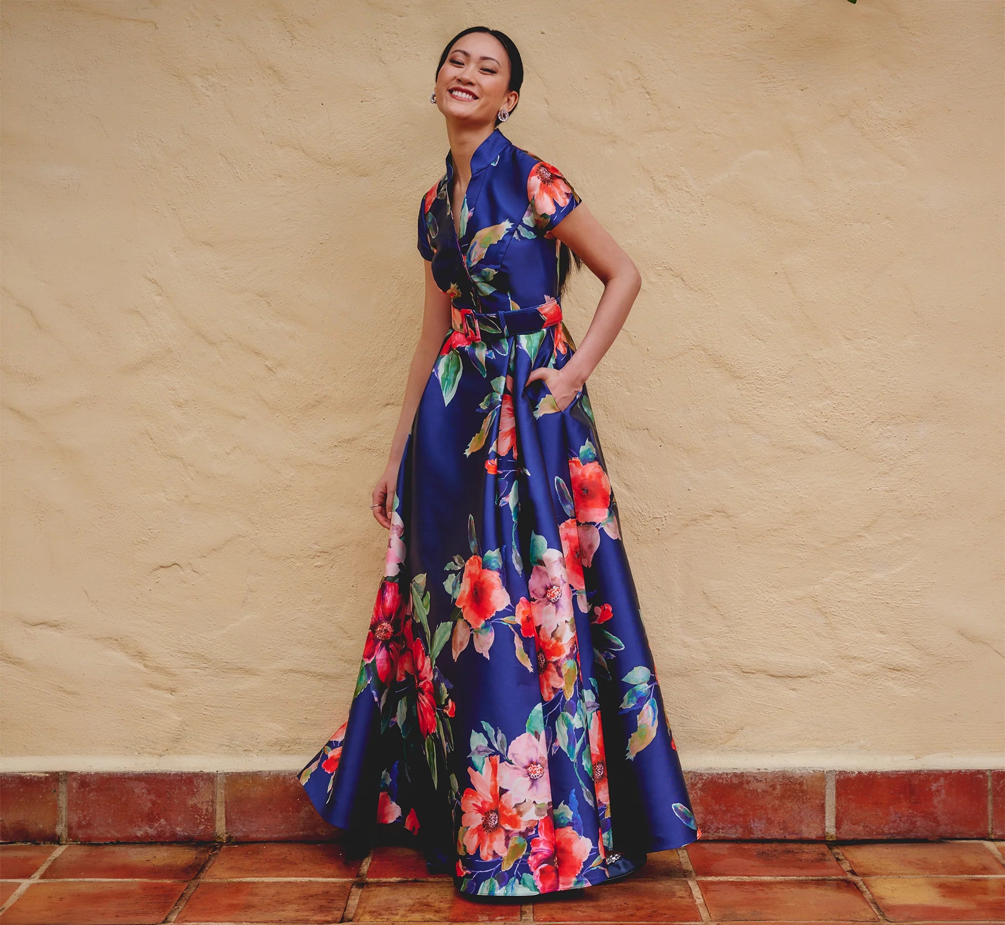 Short Sleeve Magnolia Floral Ballgown In Navy Multi