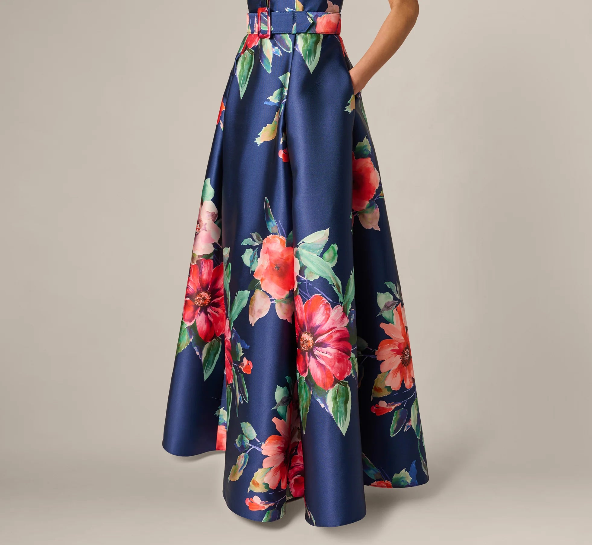 Short Sleeve Magnolia Floral Ballgown In Navy Multi